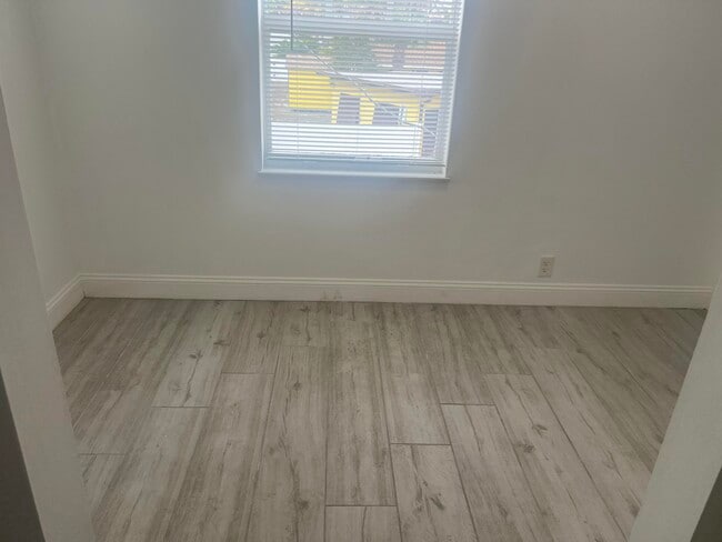 Photo - 407 S Lakeside Dr Unit F