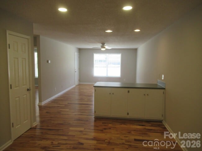 Photo - 820 Horseshoe Lake Rd