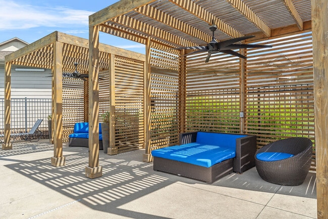 Photo - Summit Crossing