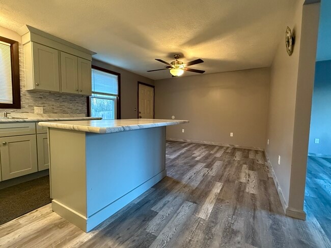 Photo - 388 Newcomb Rd Unidad Apartment-B