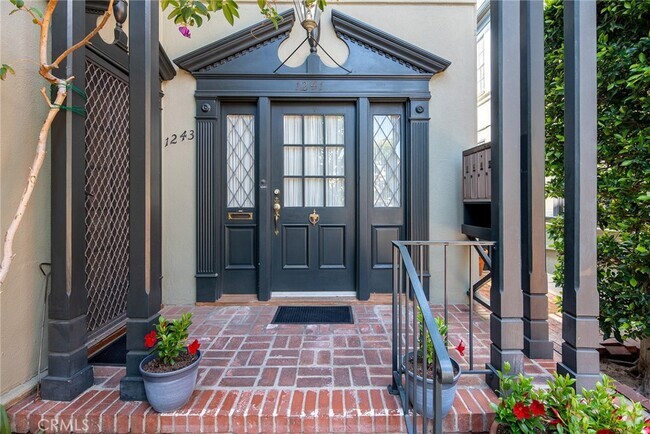 Building Photo - 1241 S Beverly Glen Blvd Rental