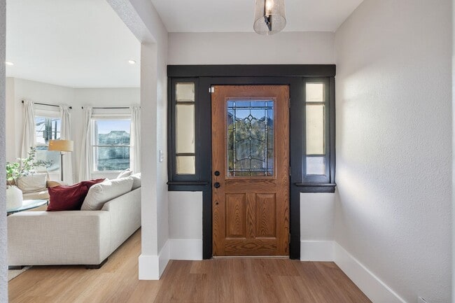 Photo - 115 Cuvier St