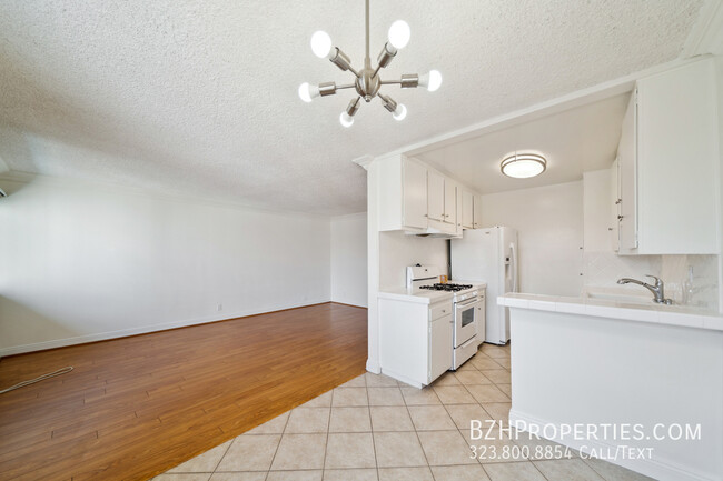 Building Photo - 7548 Hampton Ave Unit 304 Rental