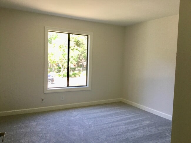 20 Streamwood Unit 20 Streamwood