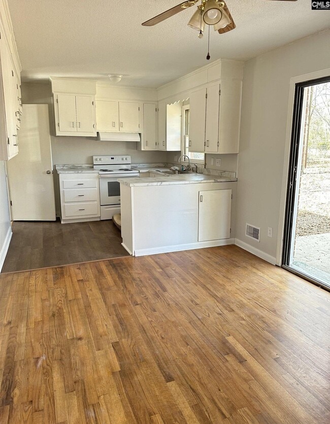 Photo - 5443 Oakcrest Rd