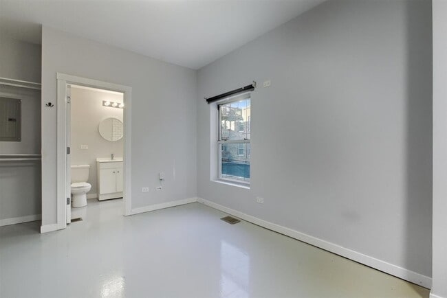 Photo - 4700 N Racine Ave Unit 111