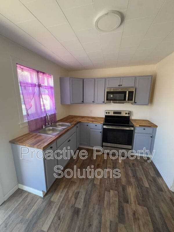 Photo - 221 Dunmore St Unit B
