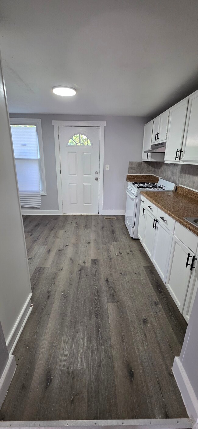 Photo - 102 N Janney St