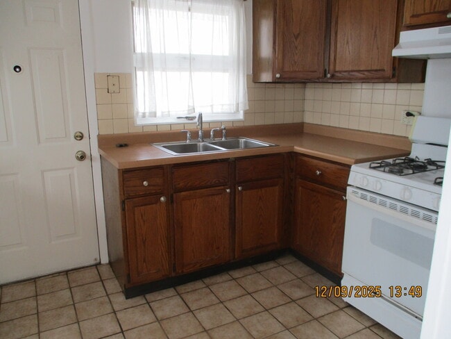 Photo - 8785 S Corcoran Rd