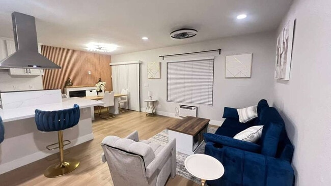 Building Photo - 9568 Carroll Canyon Rd Unit SI ID1514396P