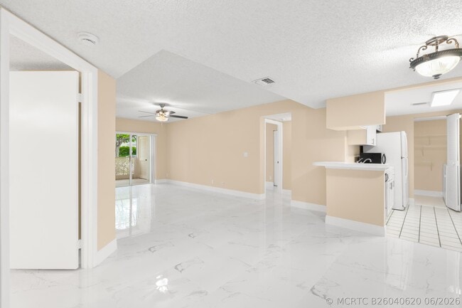 Photo - 9855 Westview Dr Unit 714