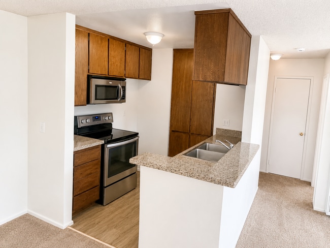 Photo - Condo in Mariner's Park - Torrance Unit 820 Coriander Dr K