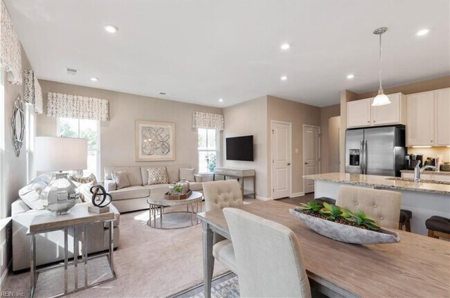 Photo - 135 Stegg St