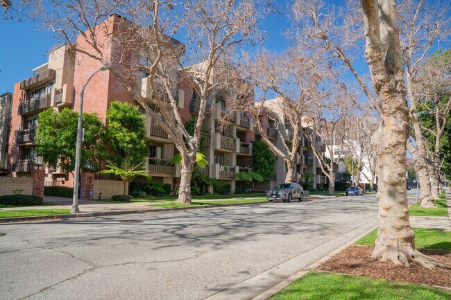 Photo - 141 S Linden Dr Unit 141 S. Linden #203