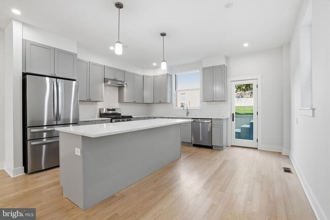 Photo - 222 Hermitage St