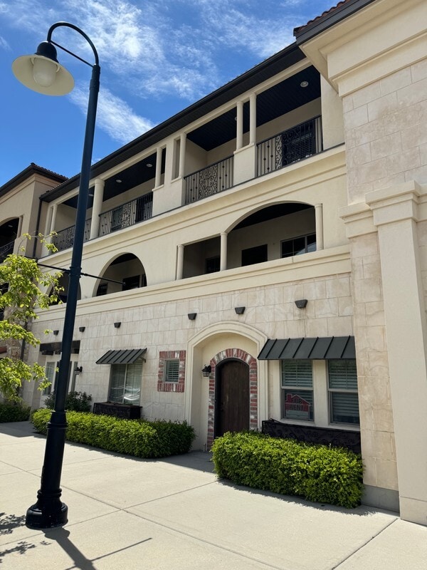 Photo - 10927 N Town Ctr W
