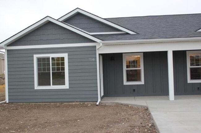 Building Photo - 710 N 12th St