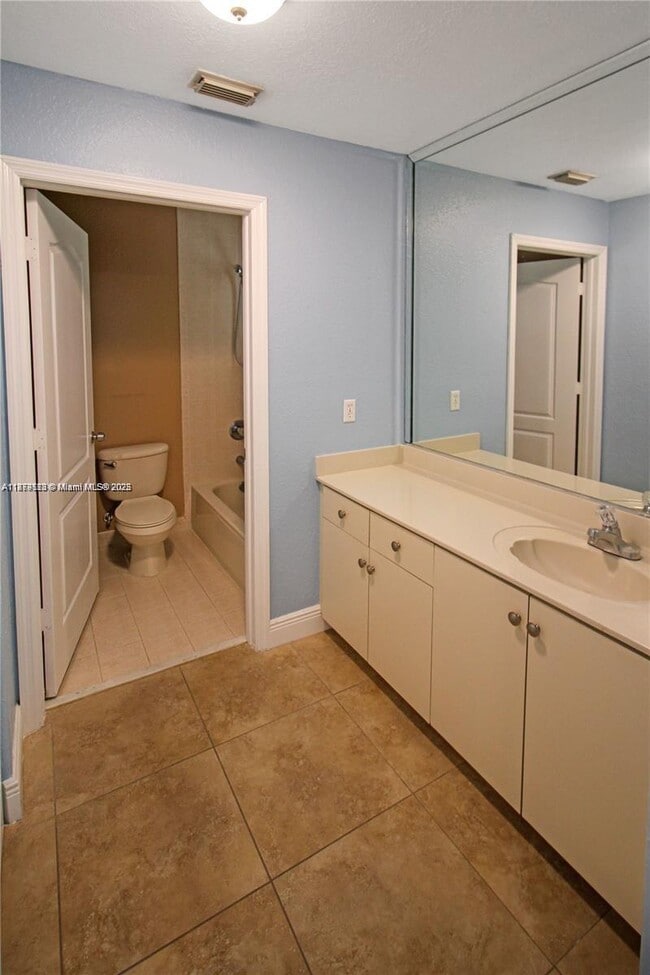 Photo - 10953 W Okeechobee Rd Unit 202