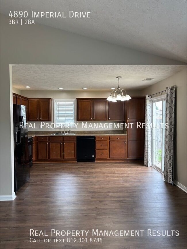 Photo - 4890 Imperial Dr