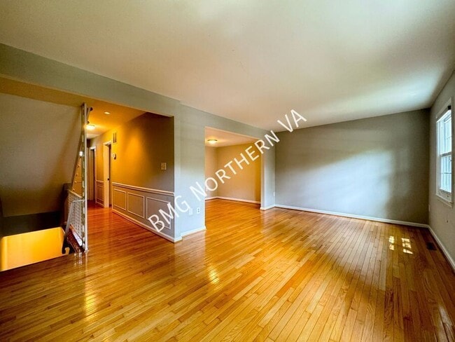Photo - 566 Windover Ave NW