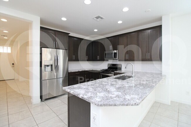 Photo - 1341 E Glass Ln