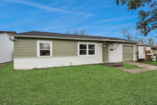 Photo - 10506 Sierra Dr