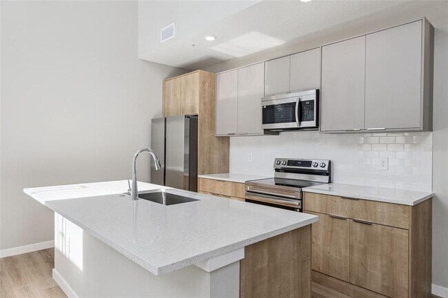 Photo - 544 N Bumby Ave
