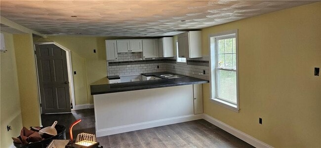 Photo - 292 Samuel Gorton Ave