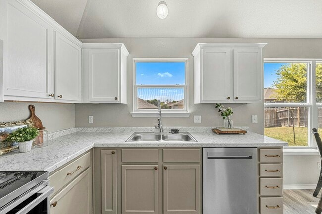 Photo - 2207 Stoneham Ct