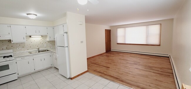 Photo - 5829-5837 W 63rd St