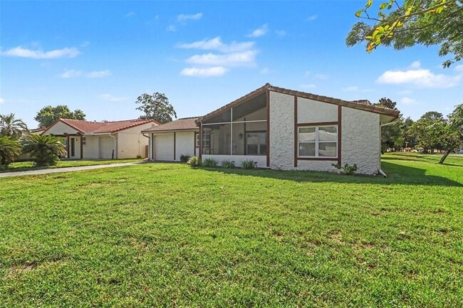 10157 Bluff Ct