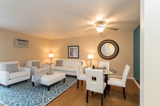 Apartments For Rent In 46342 Hobart Forrent Photo Cressmoor Arms Apartments