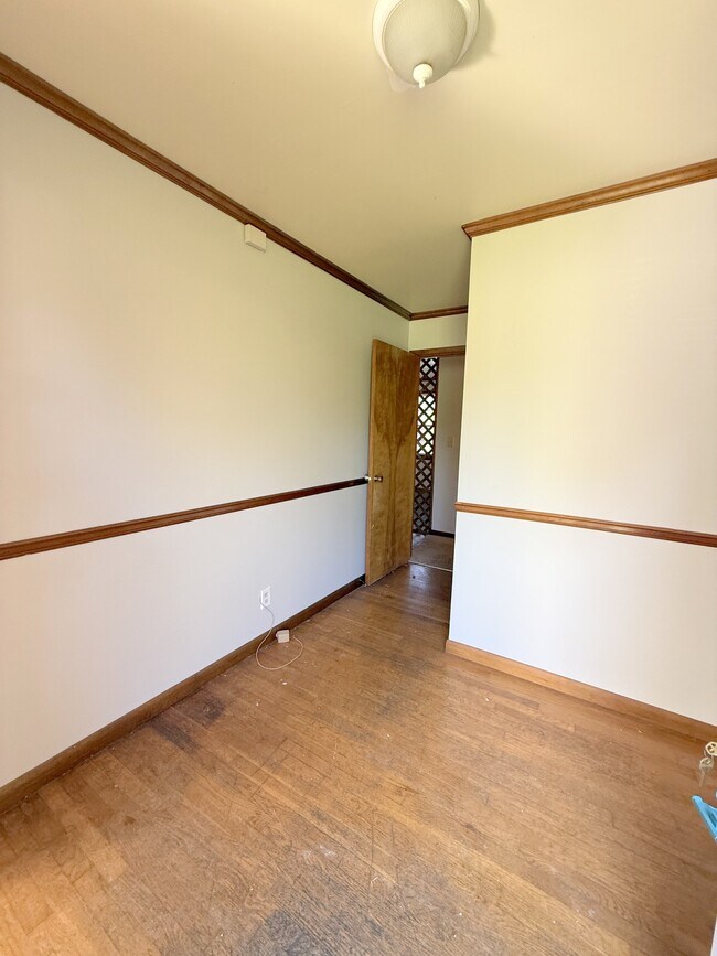 Photo - 3811 Lakeview Dr NW