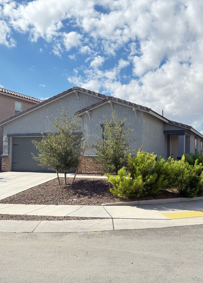 Building Photo - Rebina House