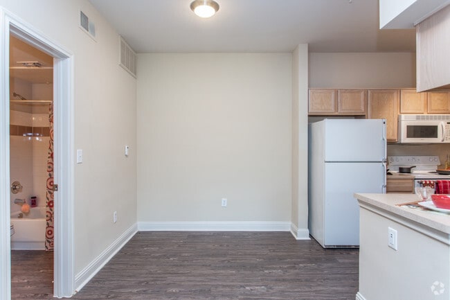 1 HAB-Comedor - Lakeshore Villas