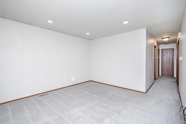 Photo - 507 4th St NW