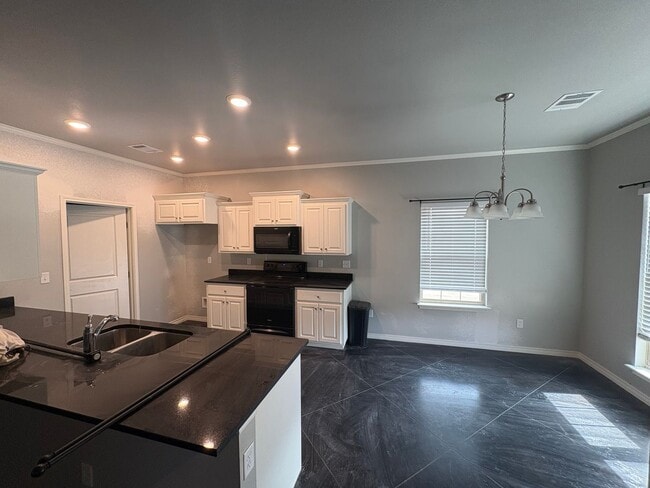 Photo - Single Family - Beautiful 4/2 house