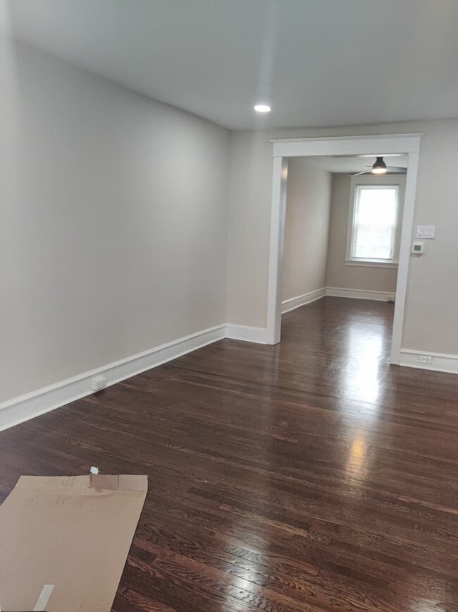 Photo - 355 E Upsal St