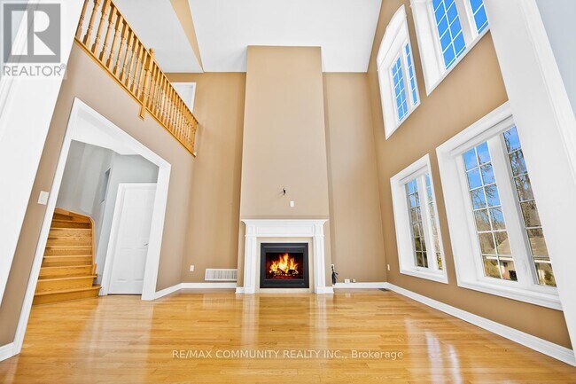 Photo - 48 Riverwalk Pl