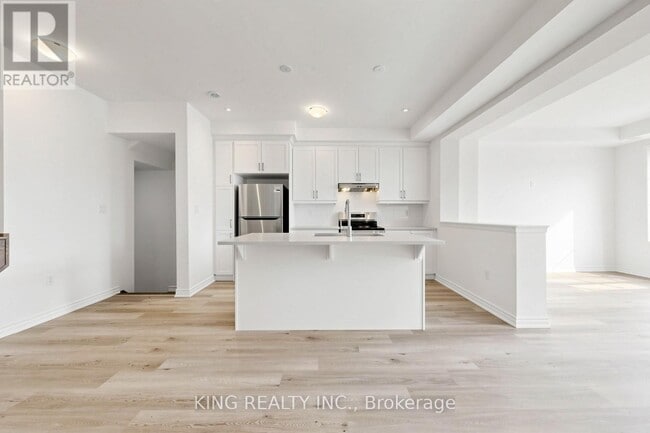 Photo - 106 Yorkshire Dr