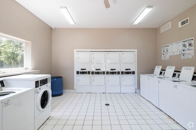 Laundry Center - Villas at Lake Smart Apartments