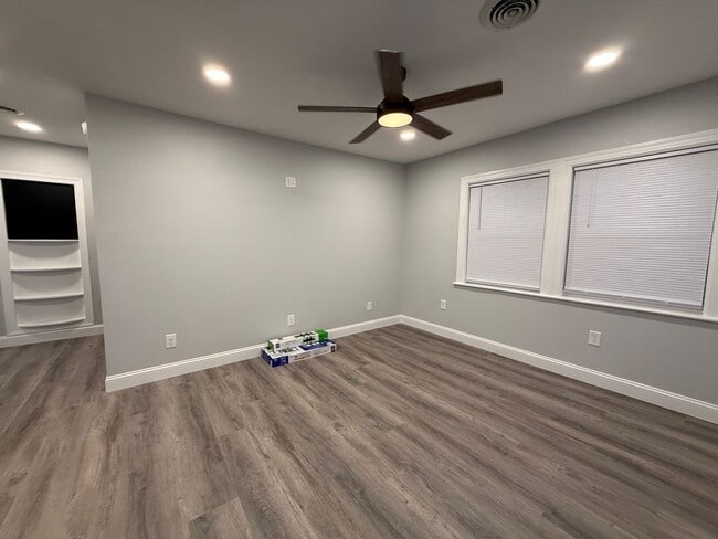 Photo - 313 E Bernard Ave Unit #2