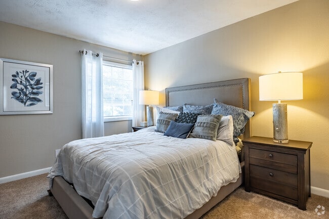 2BR, 1.5BA - 1008SF