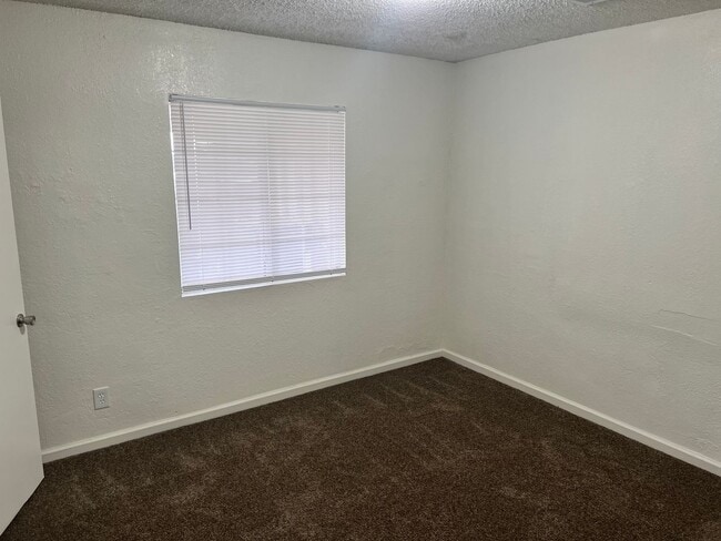 Photo - 8401 Lexington Ave