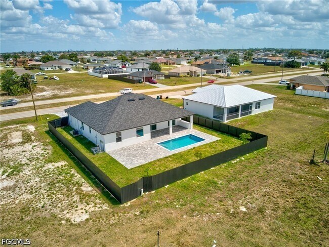Photo - 1026 Nelson Rd N
