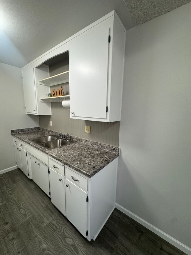 Photo - 2703 Heather Ln