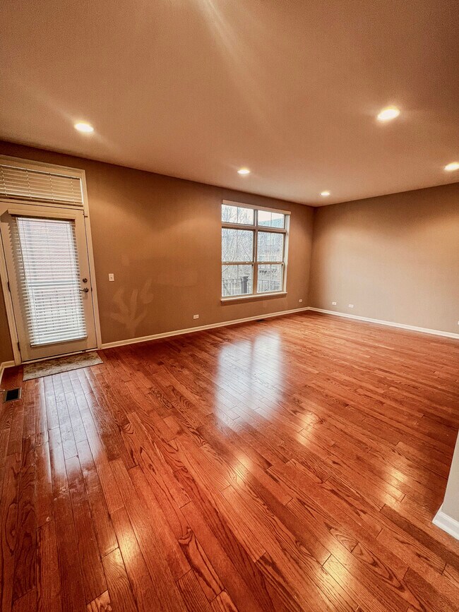 742 Summit Ln