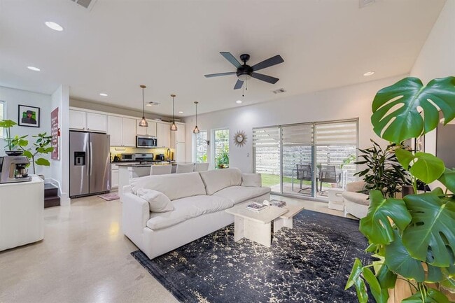 Photo - 1213 Eleanor St