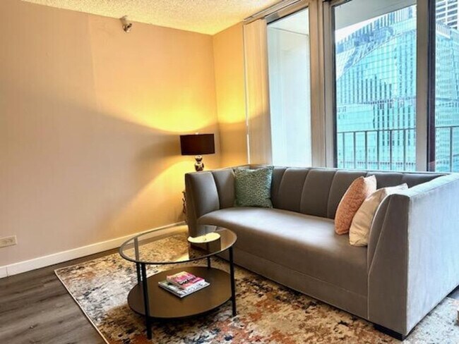 Photo - 200 N Dearborn St Unidad ID1294898P