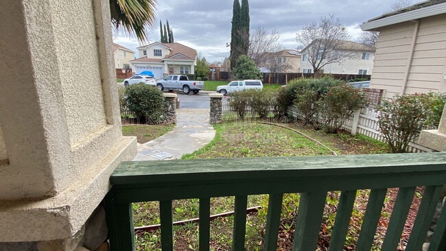 Photo - 1367 Gwerder St